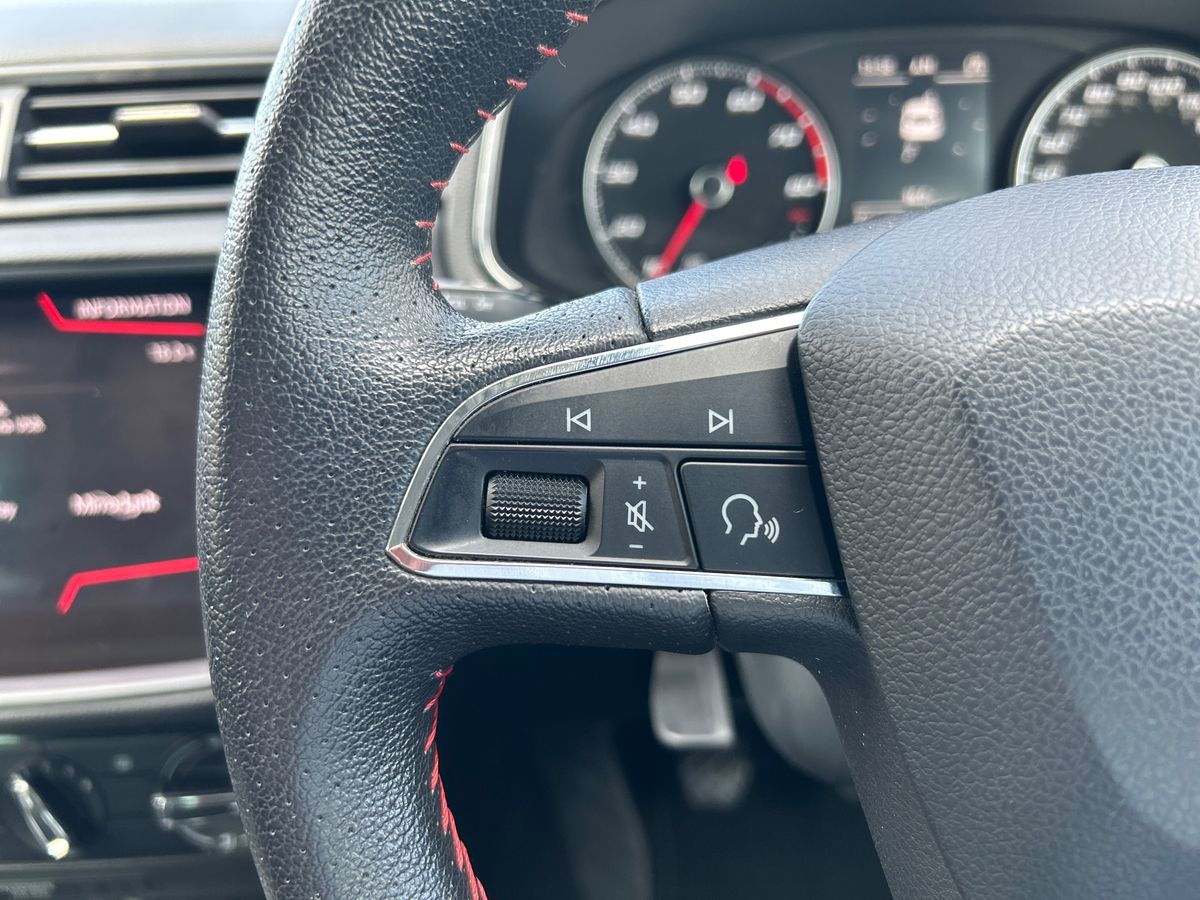 SEAT Ibiza Photo 14