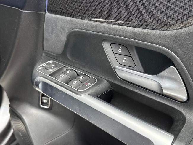 MERCEDES-BENZ Glb Photo 48