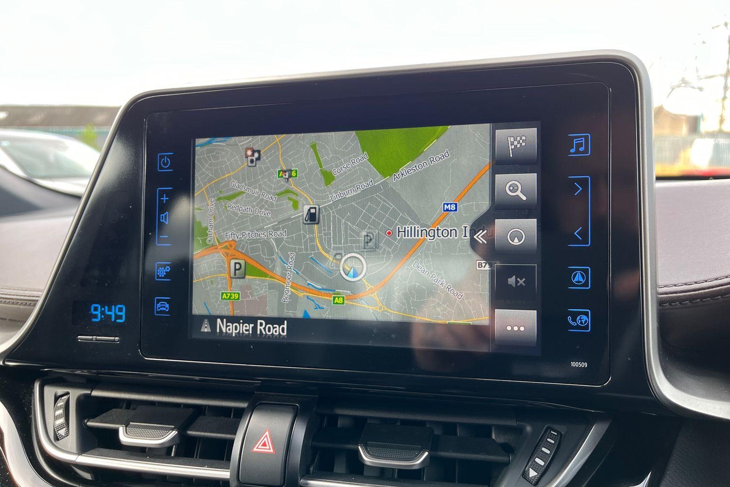 Toyota C-HR Photo 22