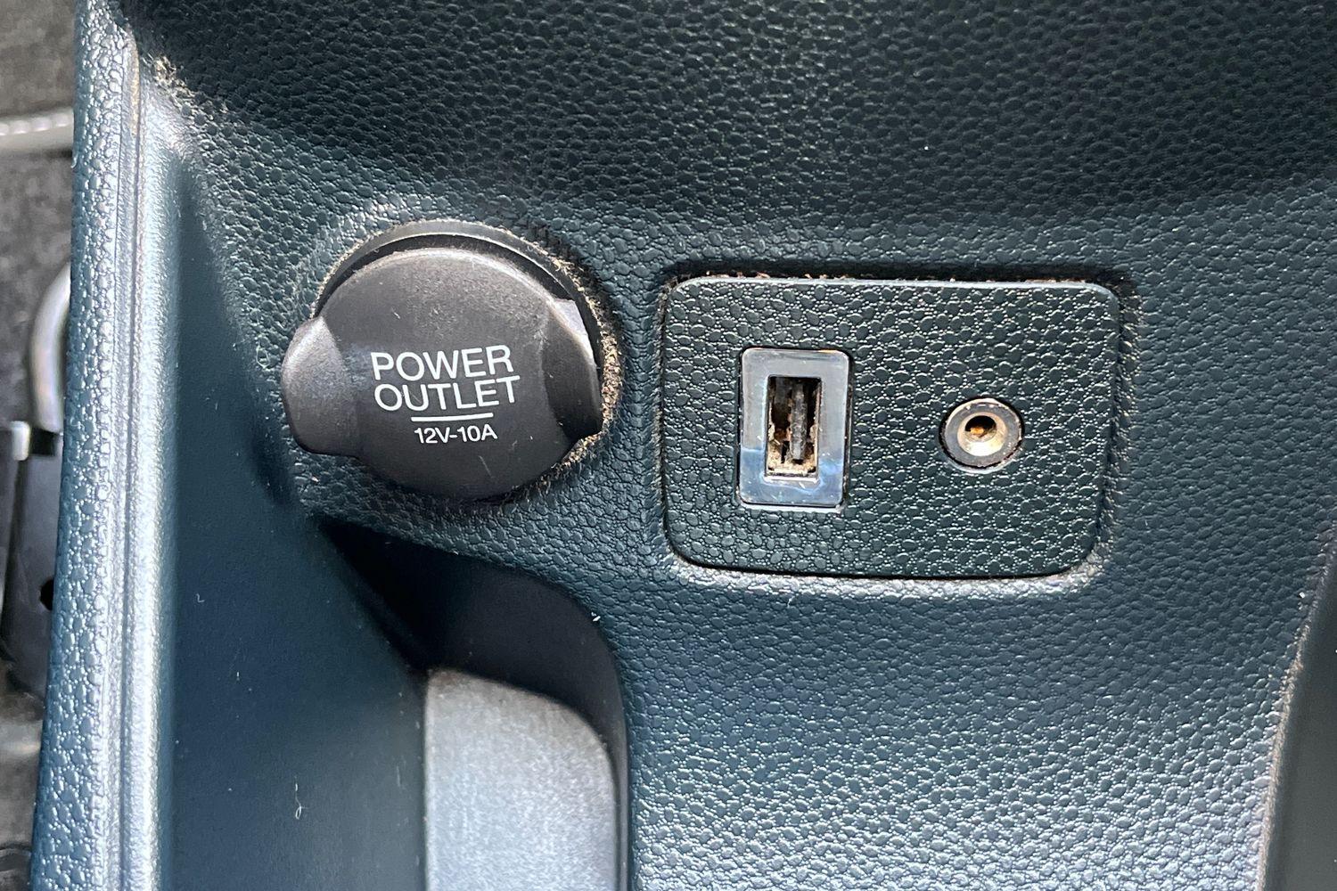 FORD FIESTA Photo 26