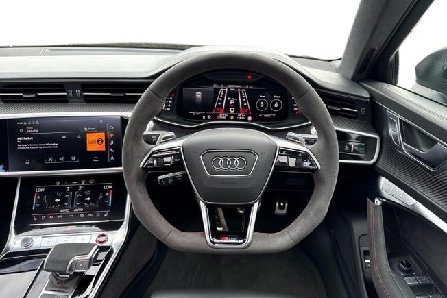 AUDI RS6 Avant Photo 11
