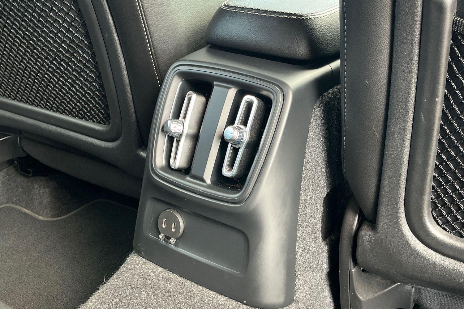 Volvo XC40 Photo 37