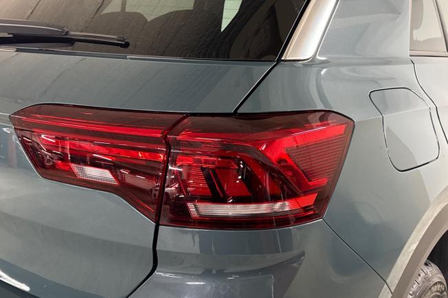 VOLKSWAGEN T-Roc Photo 18