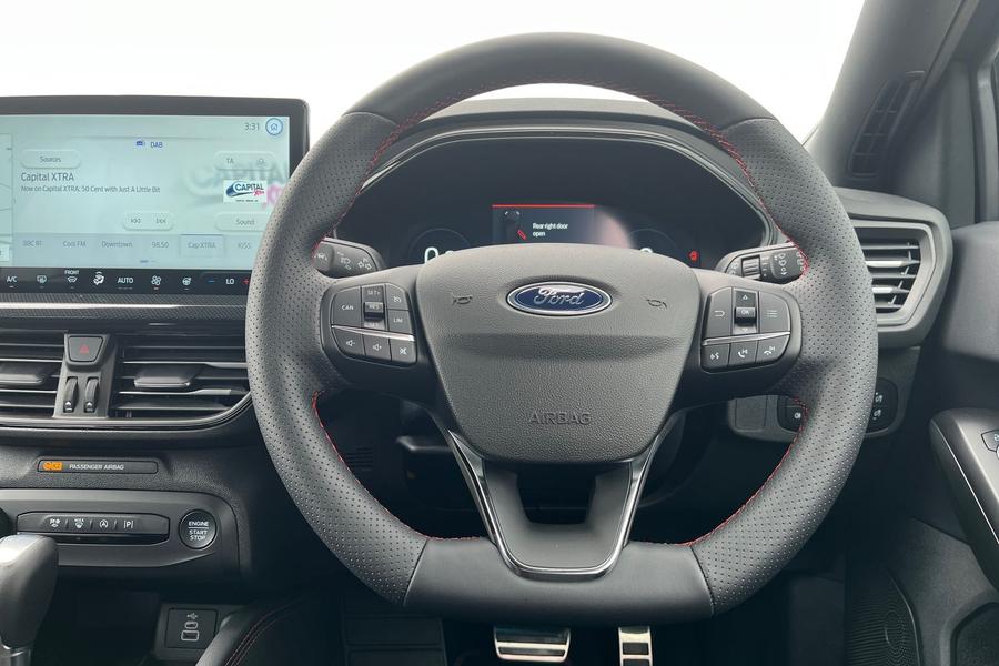 Ford FOCUS Photo autoimg-b7b632163929f1ec2308f2928724b70f62a69a7f.jpg