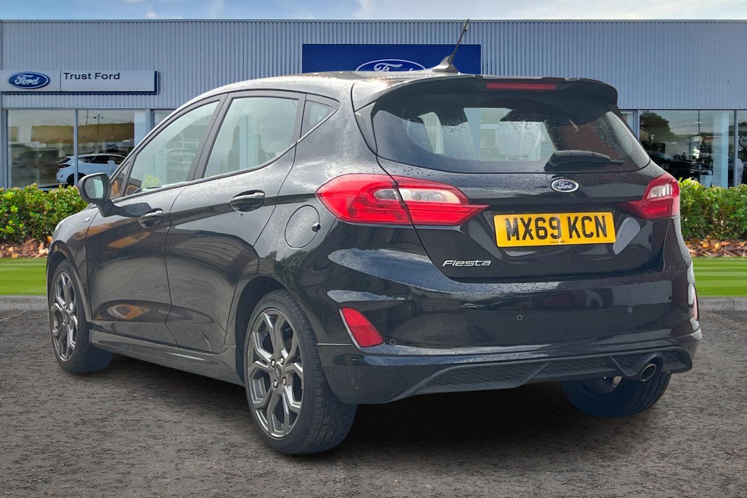 Ford FIESTA Photo 1