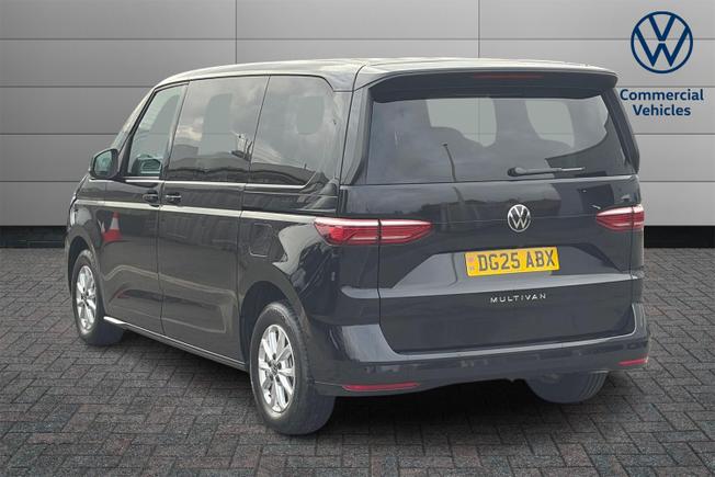 VOLKSWAGEN Multivan Photo 3