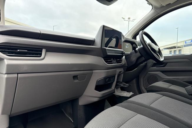 VOLKSWAGEN e-Transporter Photo 44