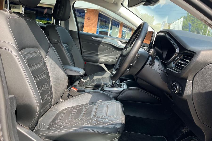 Ford Focus Photo autoimg-b7bfae0ca6cb08f46f88668e1c5856c7e2bc4339.jpg