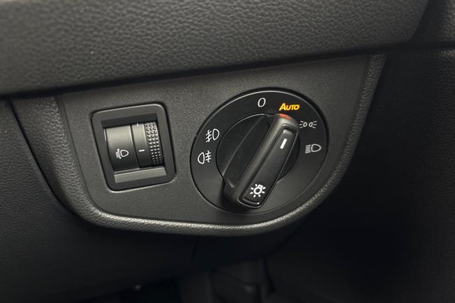 VOLKSWAGEN Polo Photo 28