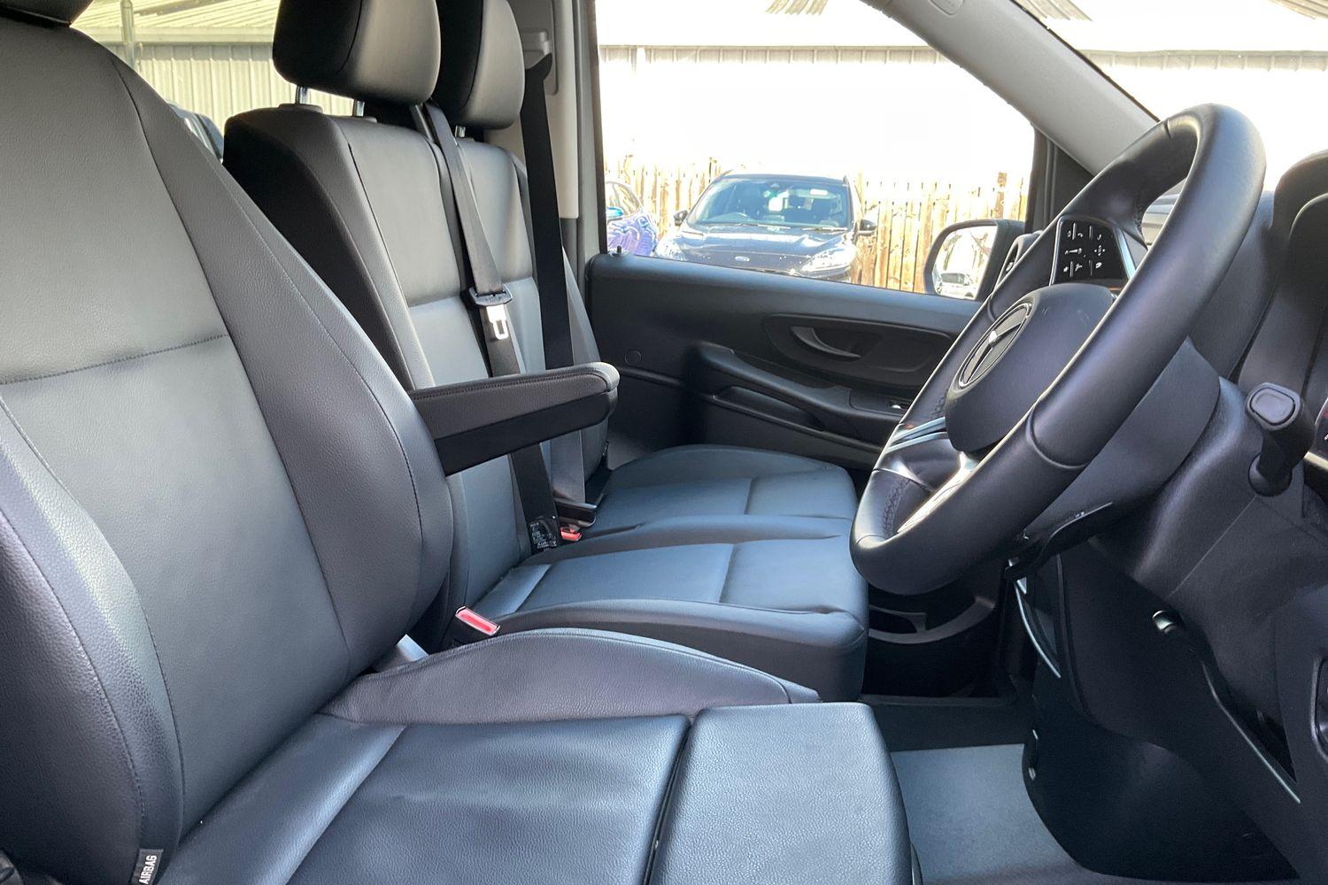 Mercedes-Benz VITO Photo 32