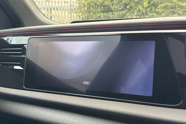 AUDI Q7 Photo 45
