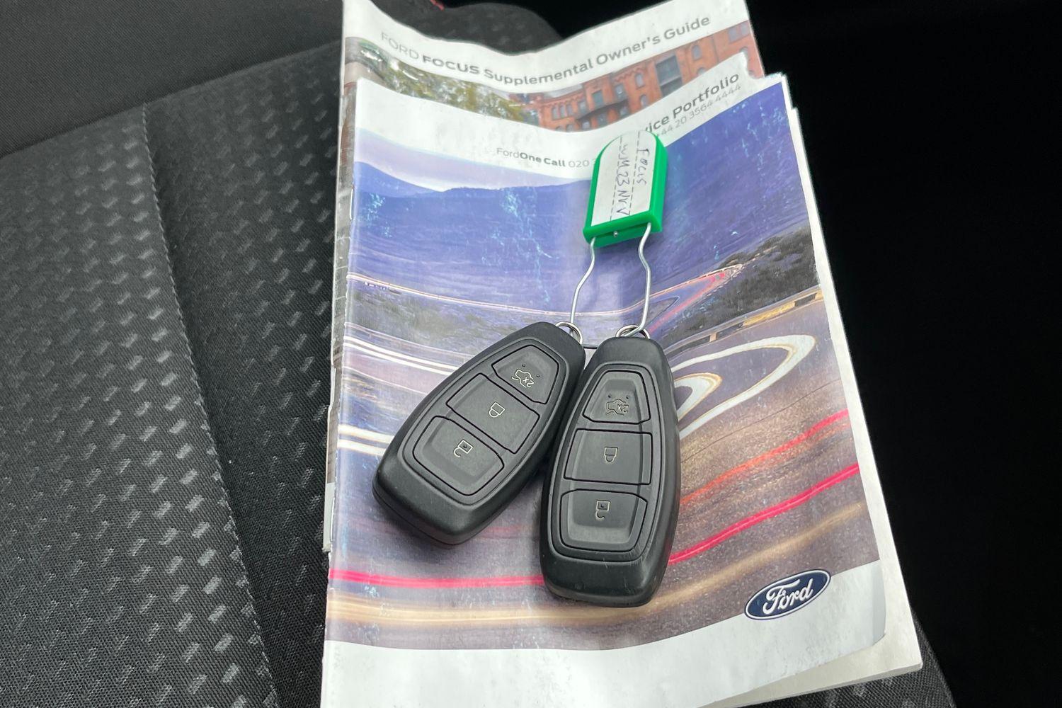 Ford FOCUS Photo 21