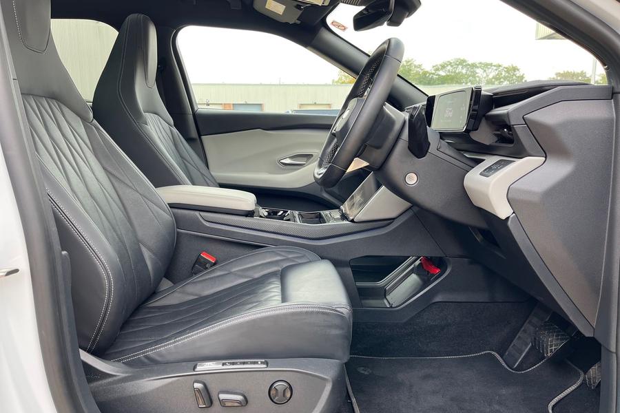 Ford Explorer Photo autoimg-b7ce168dc4539a756dd07a6c80c41aba0f1eec5f.jpg
