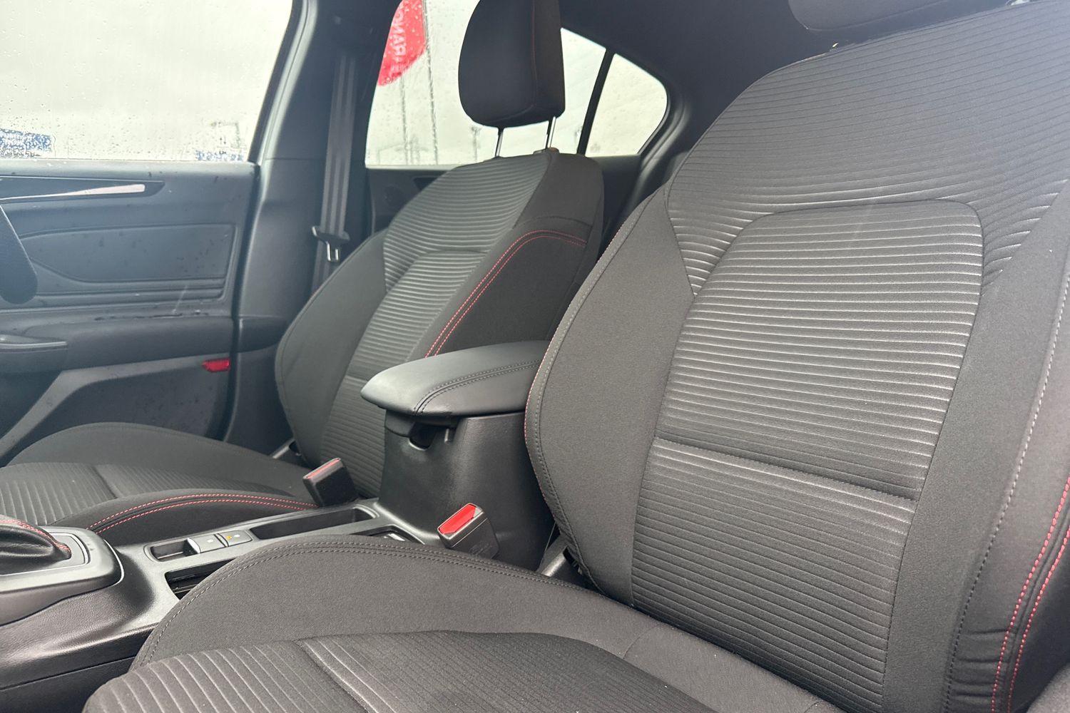 Ford Focus Photo 18