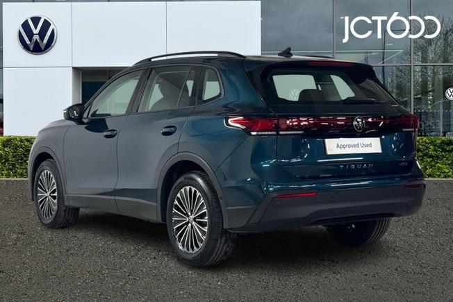 VOLKSWAGEN Tiguan Photo 3