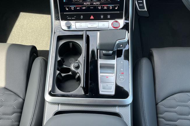 AUDI Rsq8 Photo 59