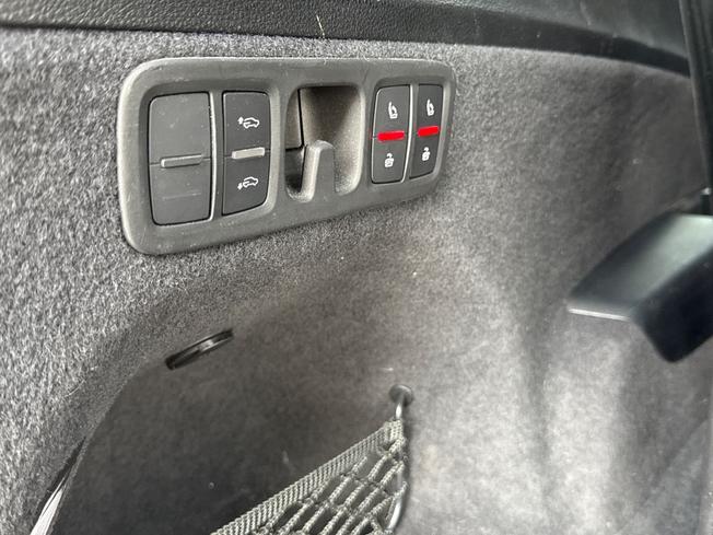 AUDI Q7 Photo 23