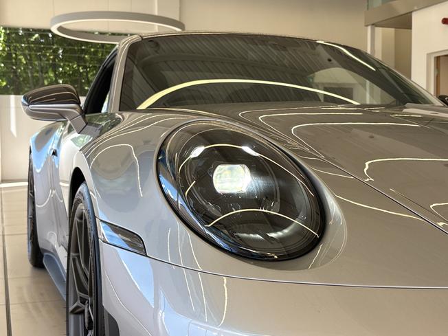 PORSCHE 911 Photo 21