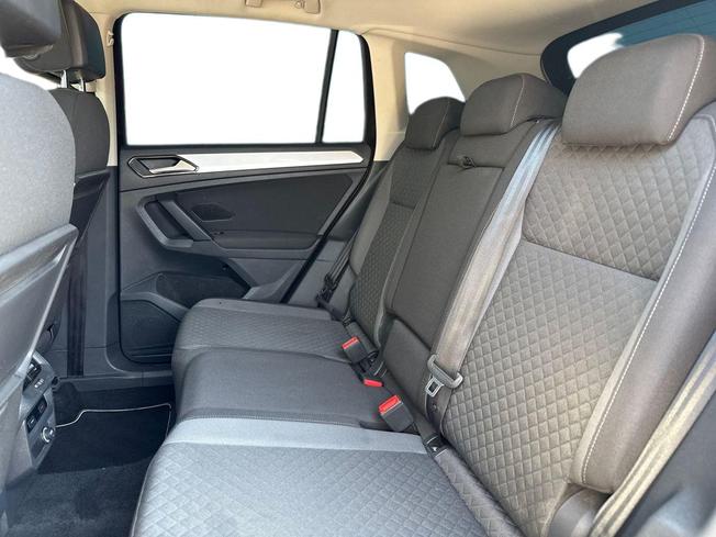 VOLKSWAGEN Tiguan Photo 9