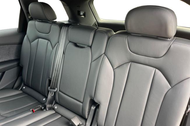Audi Q7 Photo 9