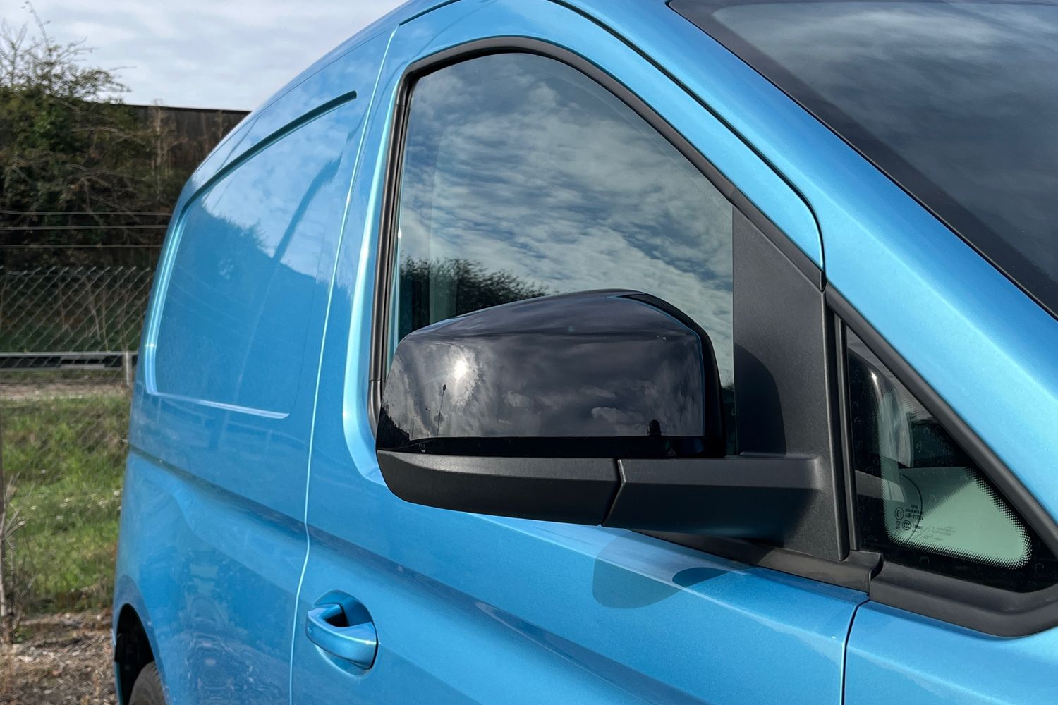 Ford TRANSIT CONNECT Photo 26