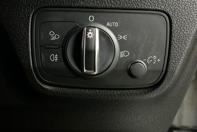 AUDI SQ2 Photo 24