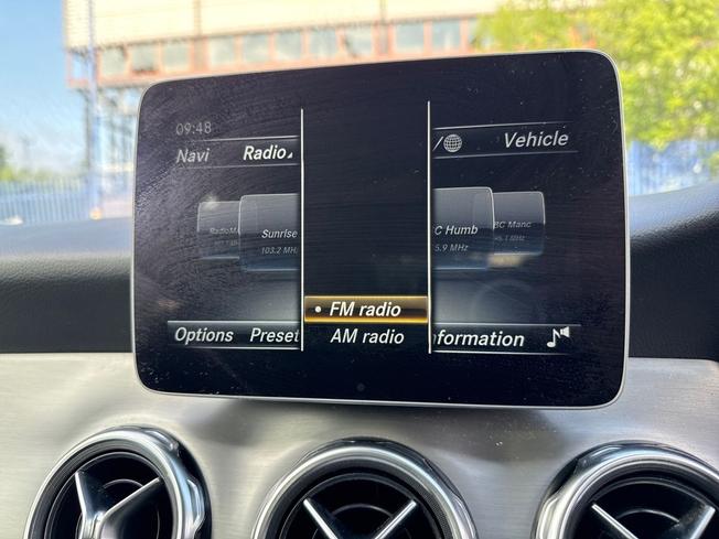 MERCEDES-BENZ Gla Photo 36