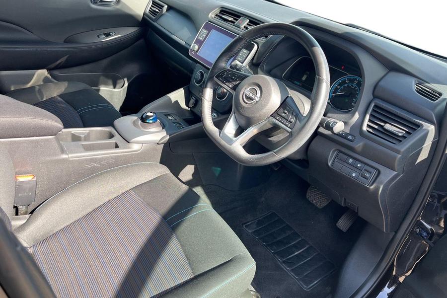 Nissan Leaf Photo autoimg-b7e6e45a5d4d1e68520d950df2c3086739d716cc.jpg
