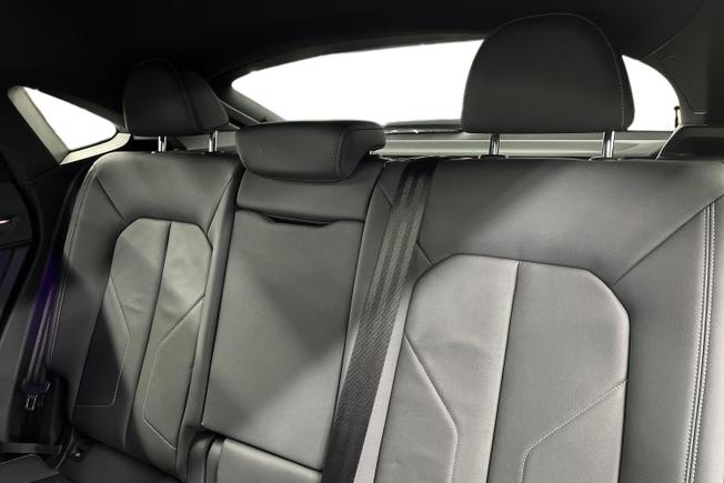 AUDI Q3 Photo 9