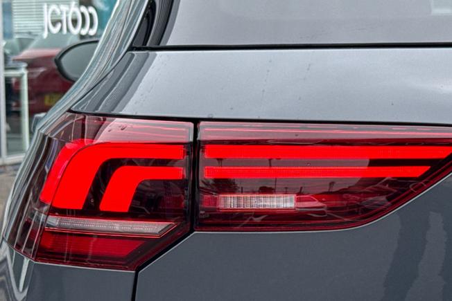 VOLKSWAGEN Golf Photo 35