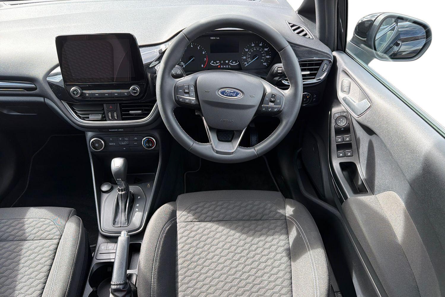 Ford FIESTA Photo 10