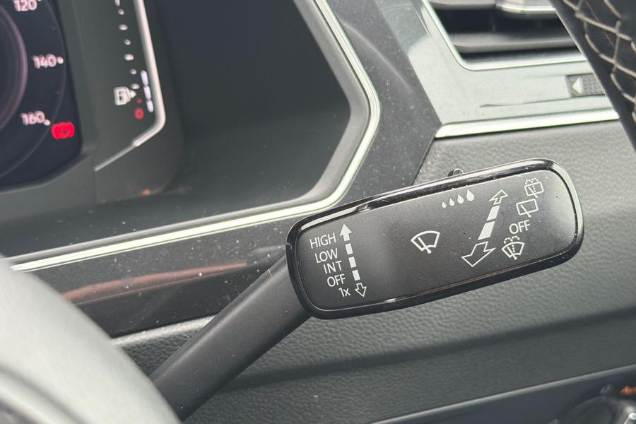 Volkswagen TIGUAN Photo autoimg-b7f4dc4c196b7a98aafebf00680791d9b7b50e90.jpg