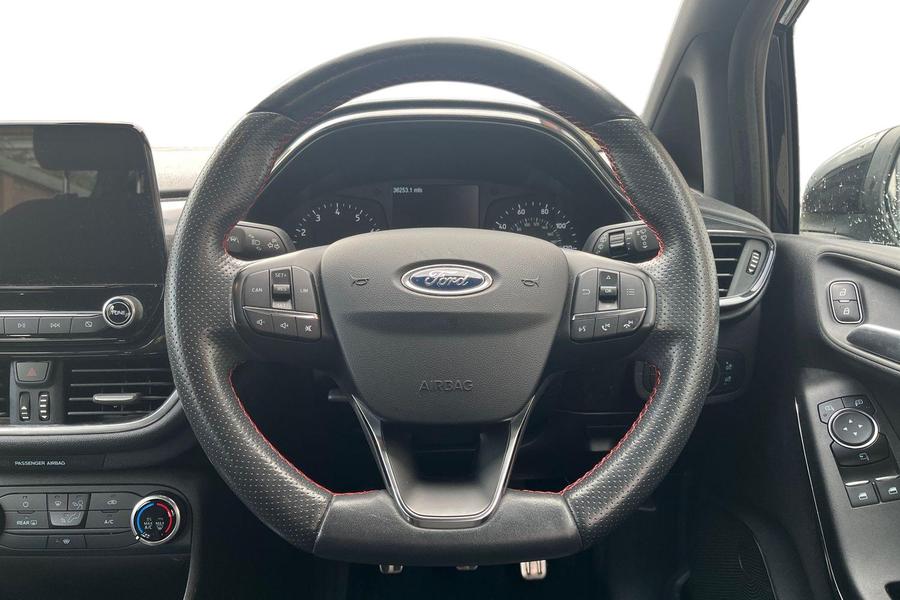 Ford FIESTA Photo autoimg-b7f5313b3374c40fac15fbe6b5039036eb040d4f.jpg