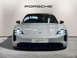 PORSCHE Taycan Photo 2