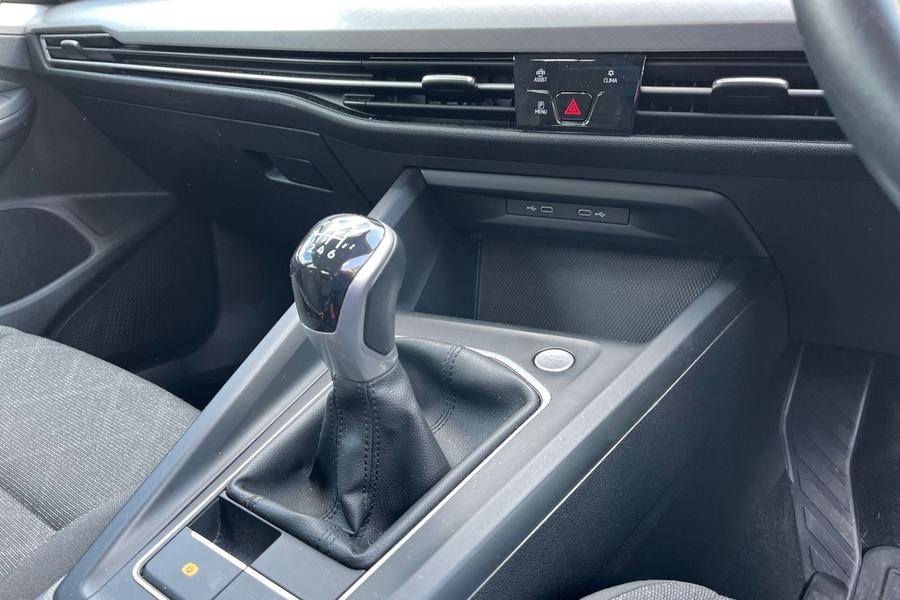 Volkswagen GOLF Photo autoimg-b7f91a169f3814d7a673f150a66a4d566cf859d4.jpg
