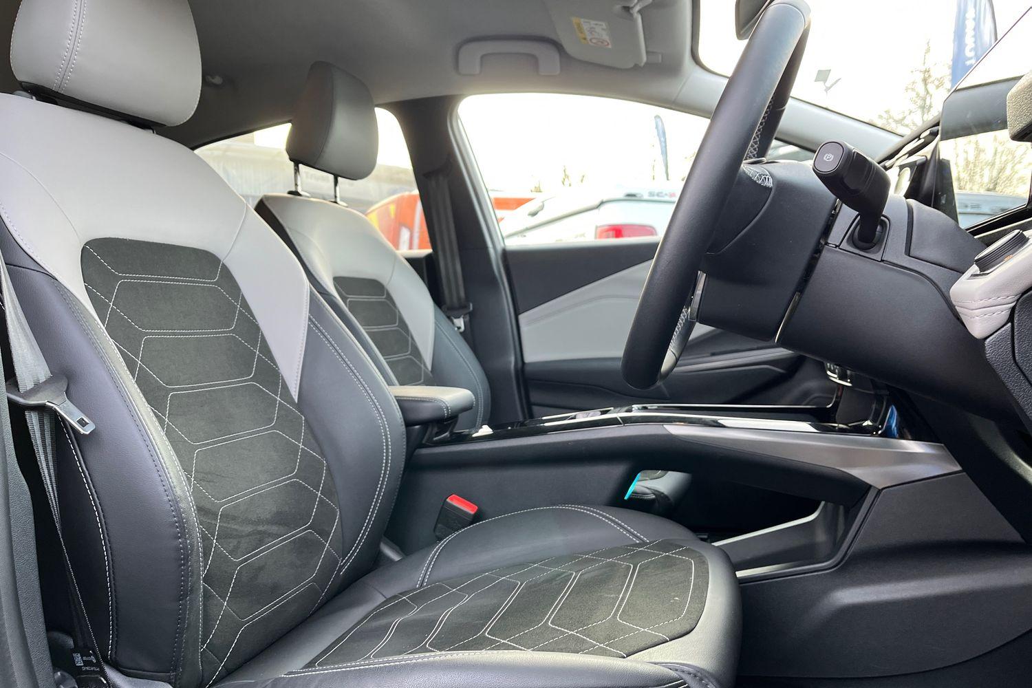 Ford Puma Gen-E Photo 16