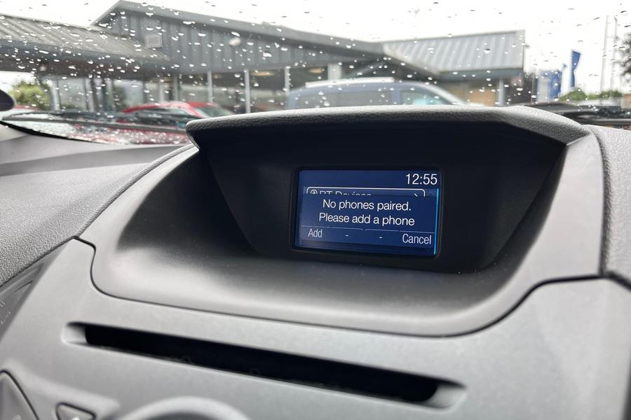 Ford EcoSport Photo autoimg-b804414bb24d8aa2eba017fcb58994f9f44bc553.jpg