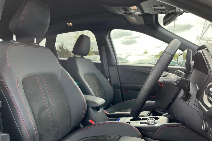 Ford Kuga Photo autoimg-b80a9c6f487e799871272d1e4dc1feb65e64241d.jpg