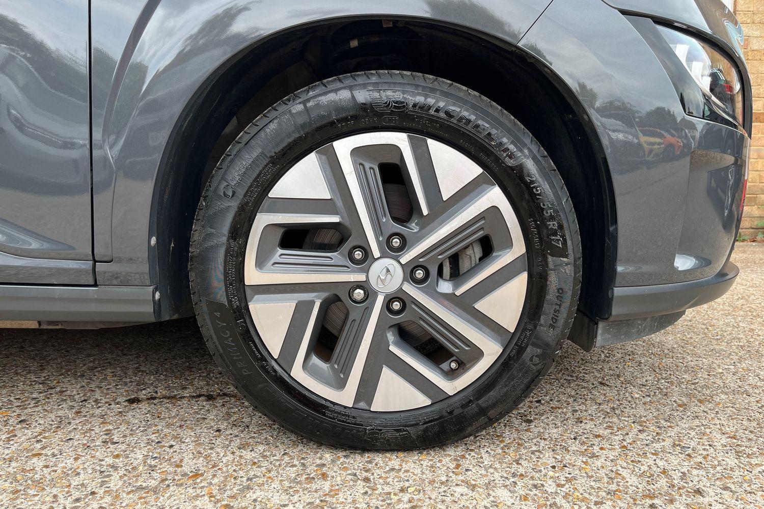 Hyundai KONA Photo 7