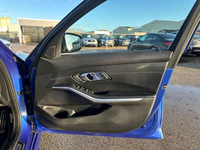 BMW 3 Series Photo 28