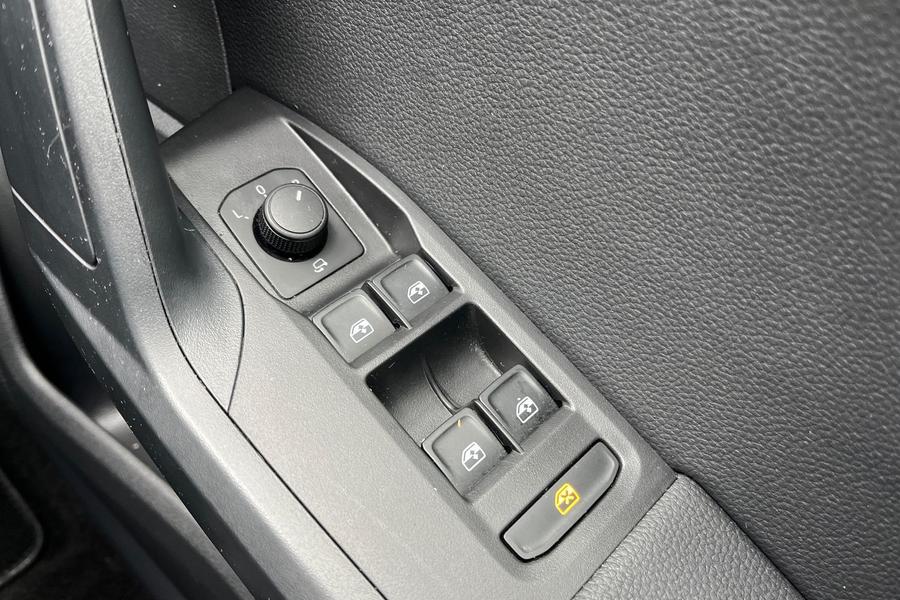 SEAT IBIZA Photo autoimg-b81085cfe2ec1f223651f2d6f7dedf42d01d83ab.jpg