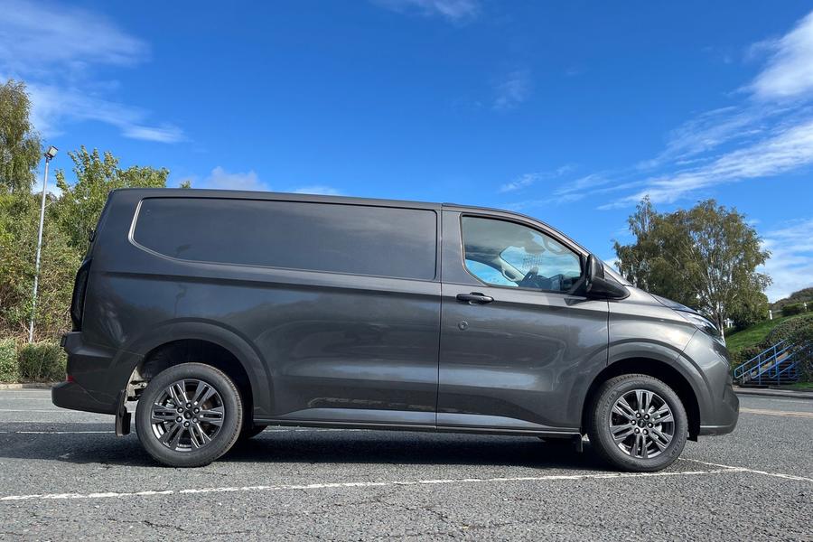 Ford TRANSIT CUSTOM Photo autoimg-b811bfe0690ebcadd126cbb1ae6fcdd600337e5f.jpg