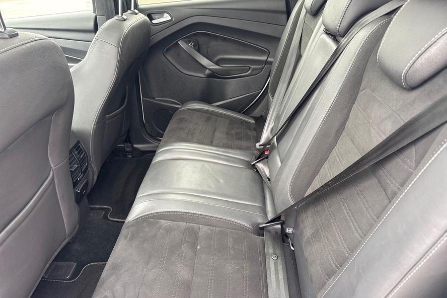 Ford KUGA Photo autoimg-b8144d24daad9b59f85c3b46bc7b1334fa66ef9c.jpg