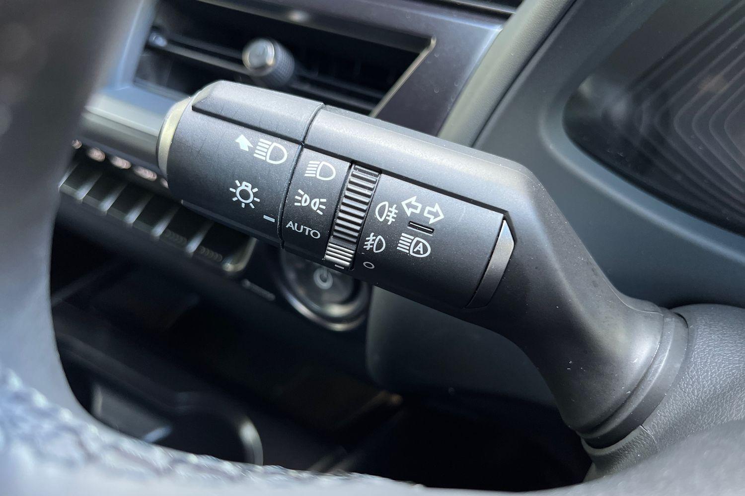 Lexus UX Photo 13