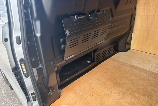 VOLKSWAGEN Transporter Photo 22