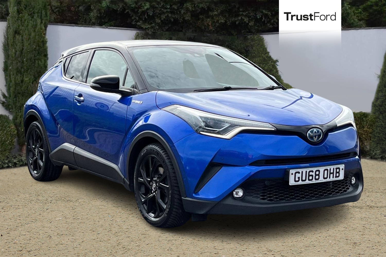 Toyota C-HR Photo 0
