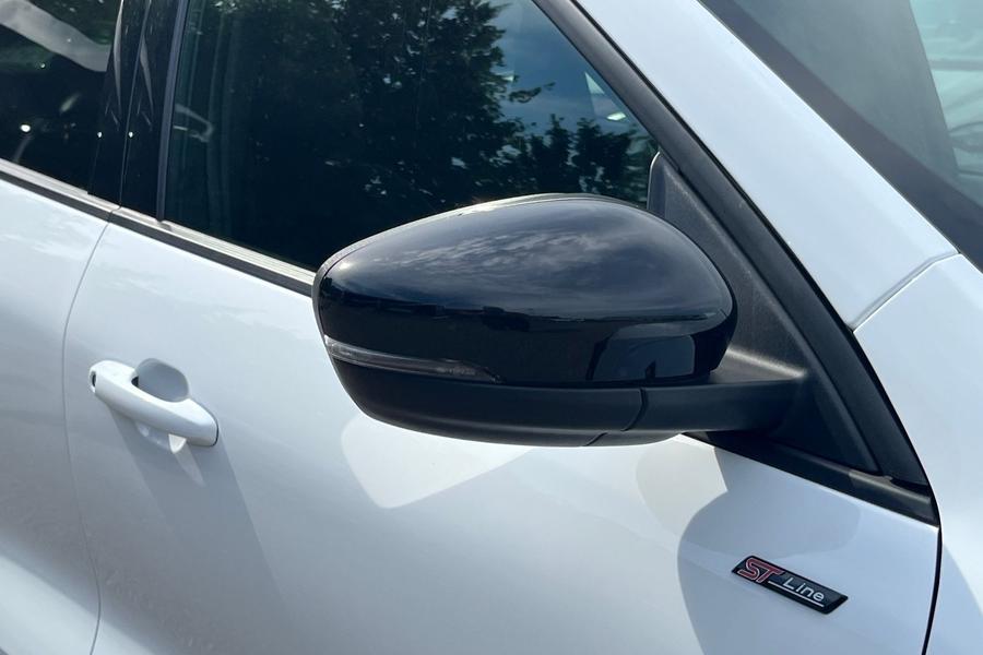 Ford KUGA Photo autoimg-b81f27fe78915cf5bc4c1367523daff78df3a8ab.jpg