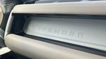 Land Rover Defender Photo 31