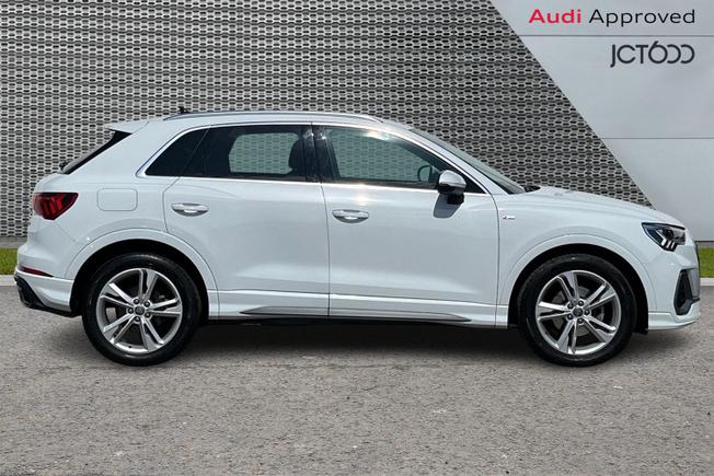 AUDI Q3 Photo 4