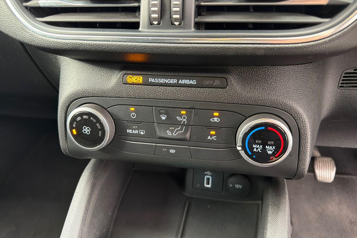 Ford Focus Photo 25